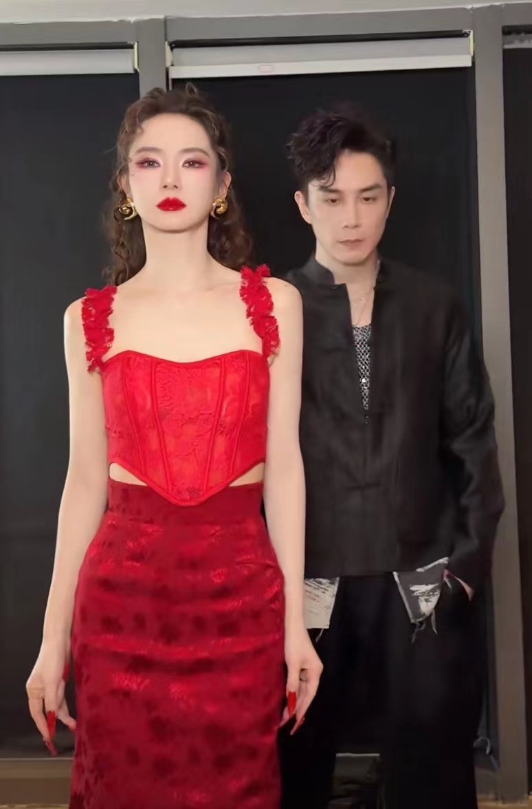 陆毅老婆鲍蕾整容_陆毅老婆鲍蕾身高_