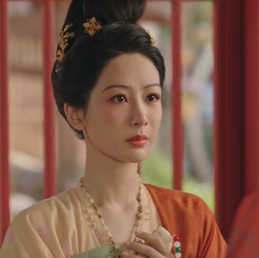 有个电视剧叫什么芳华_芳华的电视剧_