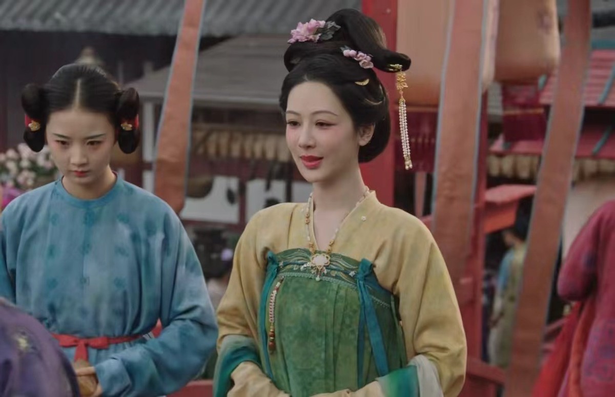 芳华的电视剧__有个电视剧叫什么芳华