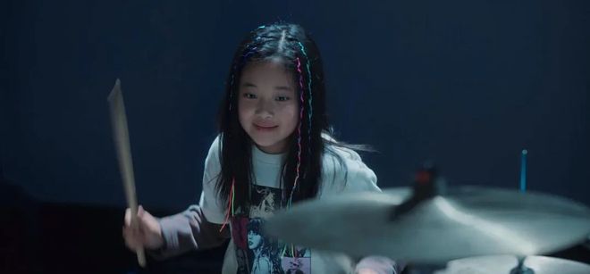 亏了几亿也捧不红，向佐式的“星二代困境”怎么破？__亏了几亿也捧不红，向佐式的“星二代困境”怎么破？