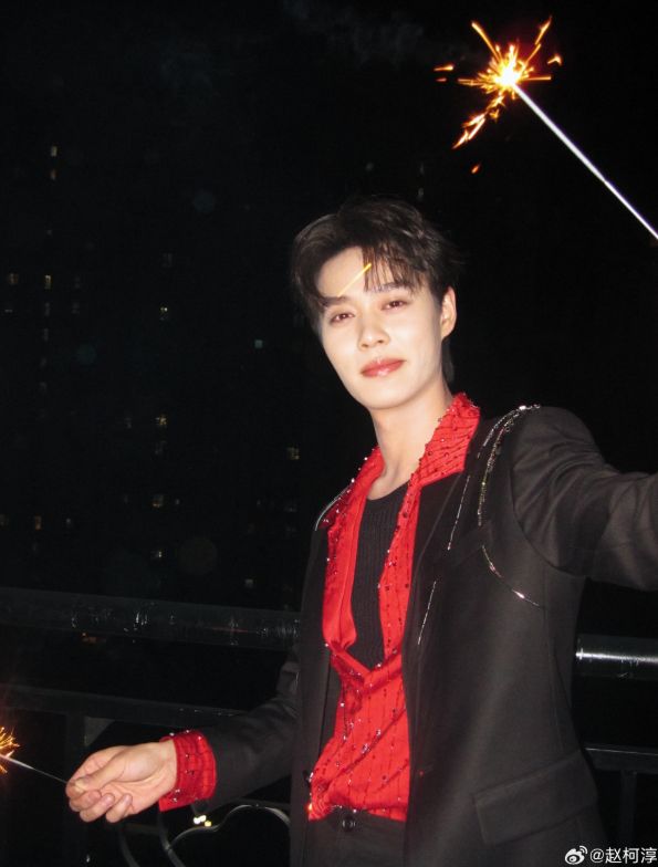 短国顶流，“上桌”跨晚_短国顶流，“上桌”跨晚_