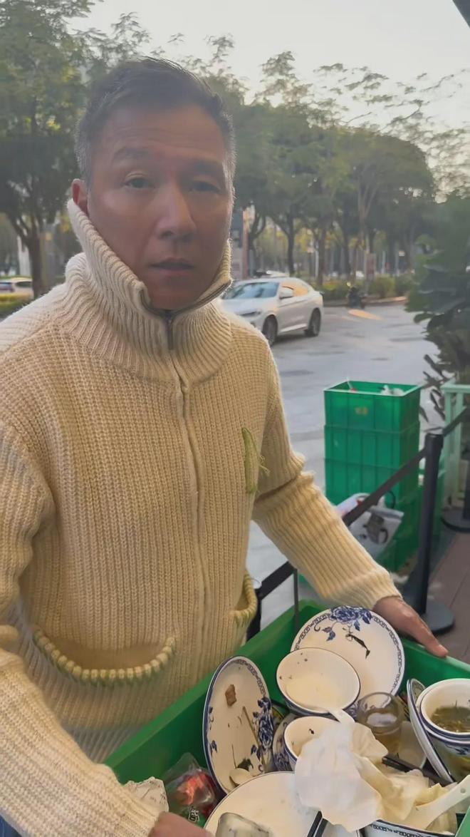 _《尋秦記》反派江門開食肆嘆老闆之苦,遭員工掟布劈炮卑微捧餐具_《尋秦記》反派江門開食肆嘆老闆之苦,遭員工掟布劈炮卑微捧餐具