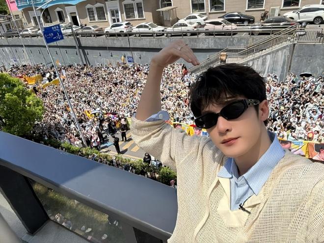 内娱金秀贤?曝顶流男星与小16岁女演员恋爱,女方回应信息量大__内娱金秀贤?曝顶流男星与小16岁女演员恋爱,女方回应信息量大