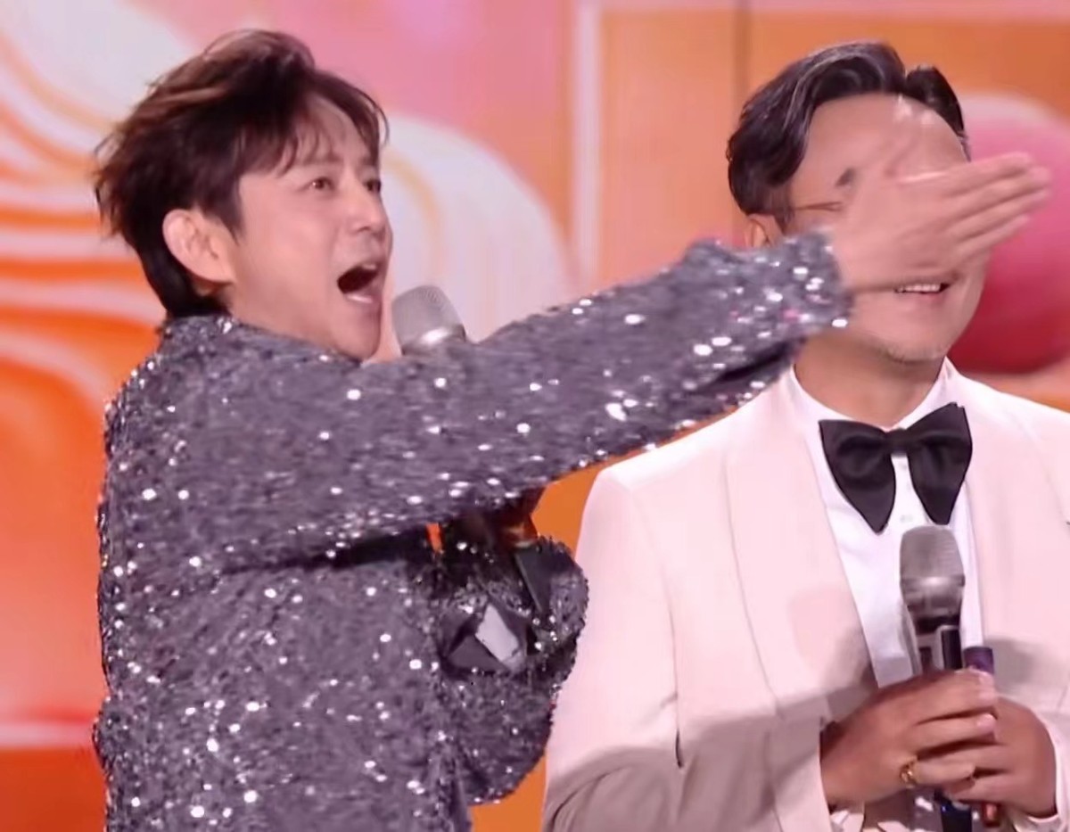 今年湖南跨年晚会主持人是谁_湖南卫视跨年晚会开场舞是谁_