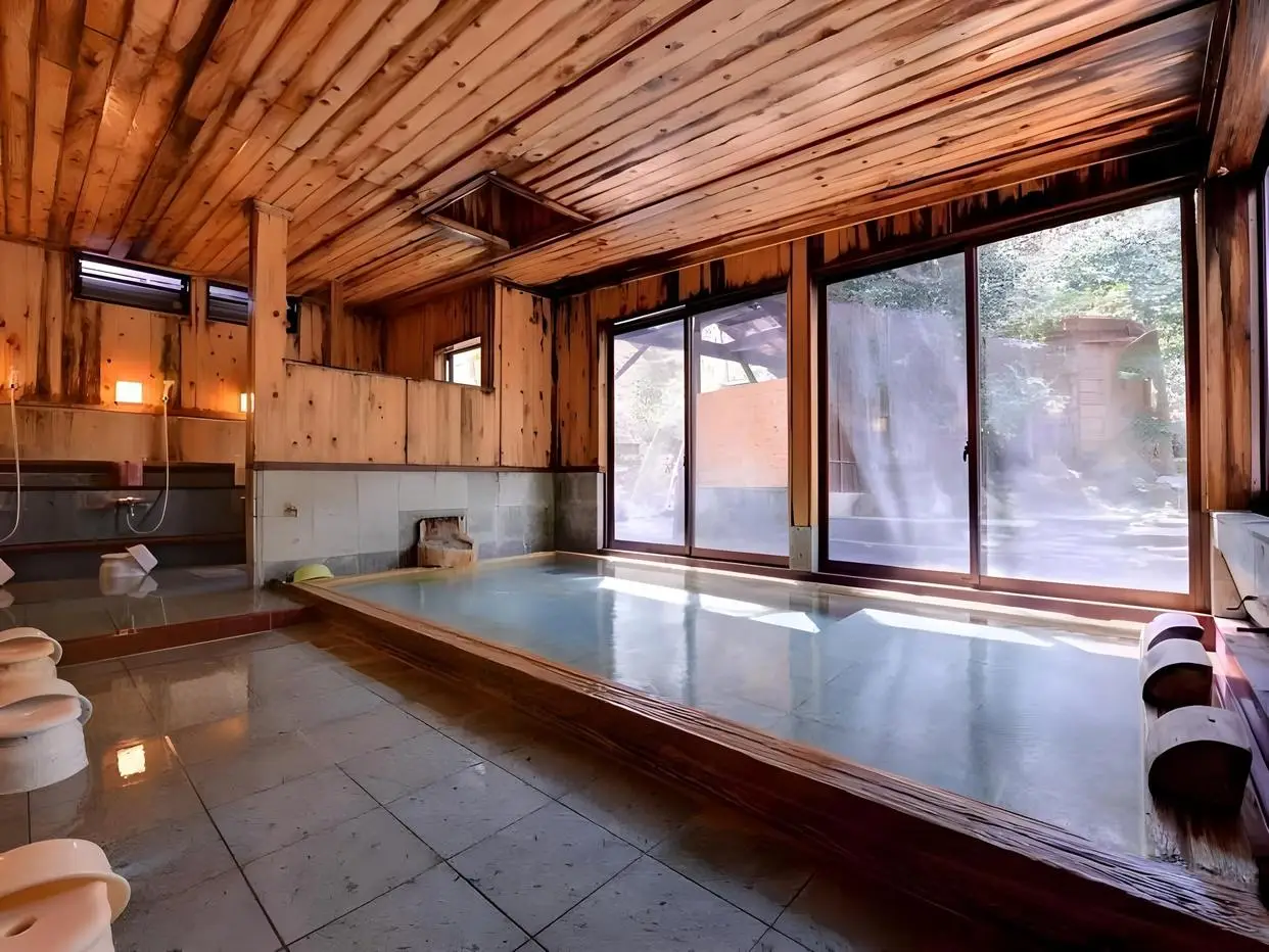 看懵日本！中国游客春节订房暴增，日方紧急应对，引发热议__看懵日本！中国游客春节订房暴增，日方紧急应对，引发热议