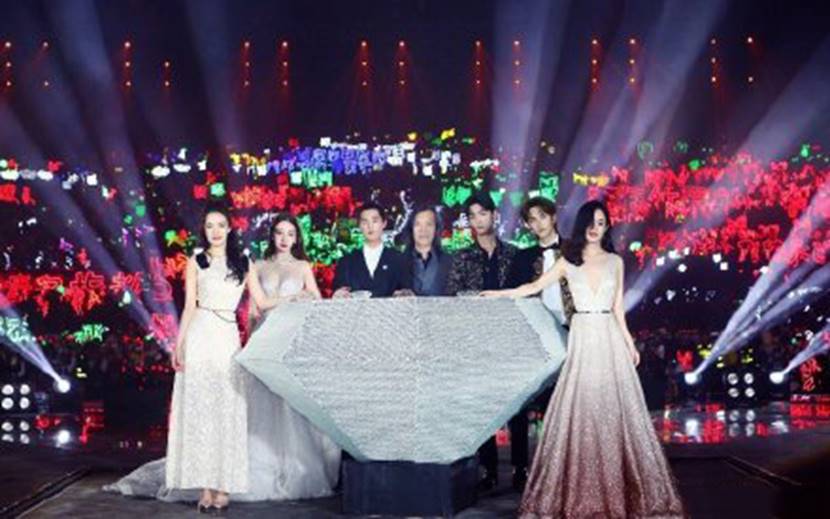 赵丽颖pk杨幂演技_赵丽颖杨幂强强联手_