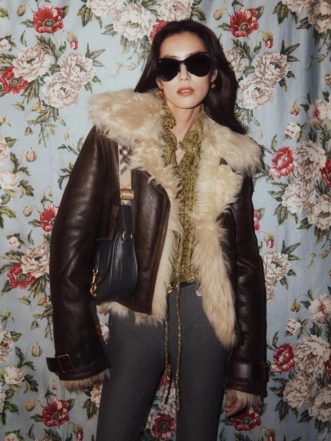 班服冬天十年外套__穿衬衫应该穿什么外套