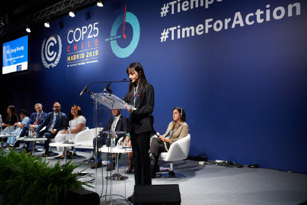 郑爽衣服搭配__郑爽的穿衣搭配