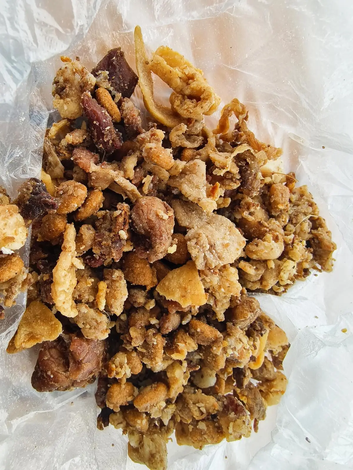 翠湖惊现“荤鸥粮”！10 元一袋，无商品名也无配料_翠湖惊现“荤鸥粮”！10 元一袋，无商品名也无配料_