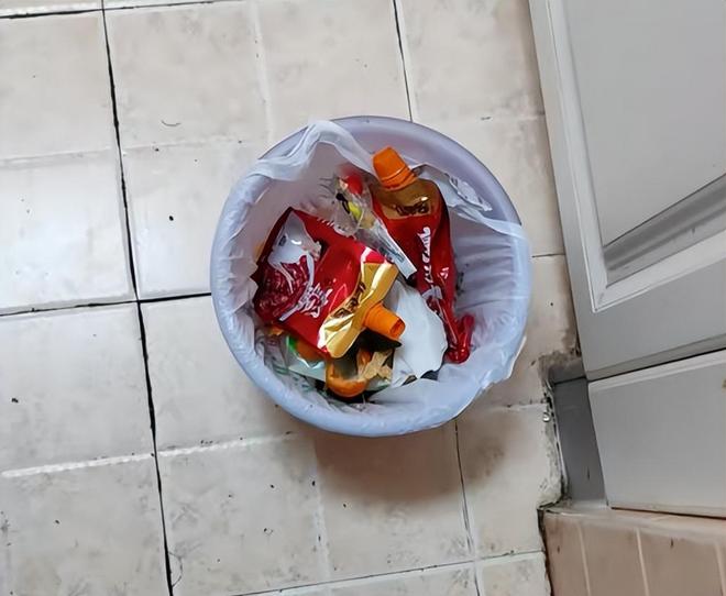 _闫学晶事件升级！官媒批评毫不留情，她一反常态终究为狂妄买了单_闫学晶事件升级！官媒批评毫不留情，她一反常态终究为狂妄买了单