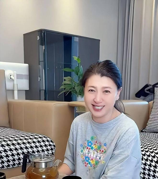 _闫学晶事件升级！官媒批评毫不留情，她一反常态终究为狂妄买了单_闫学晶事件升级！官媒批评毫不留情，她一反常态终究为狂妄买了单