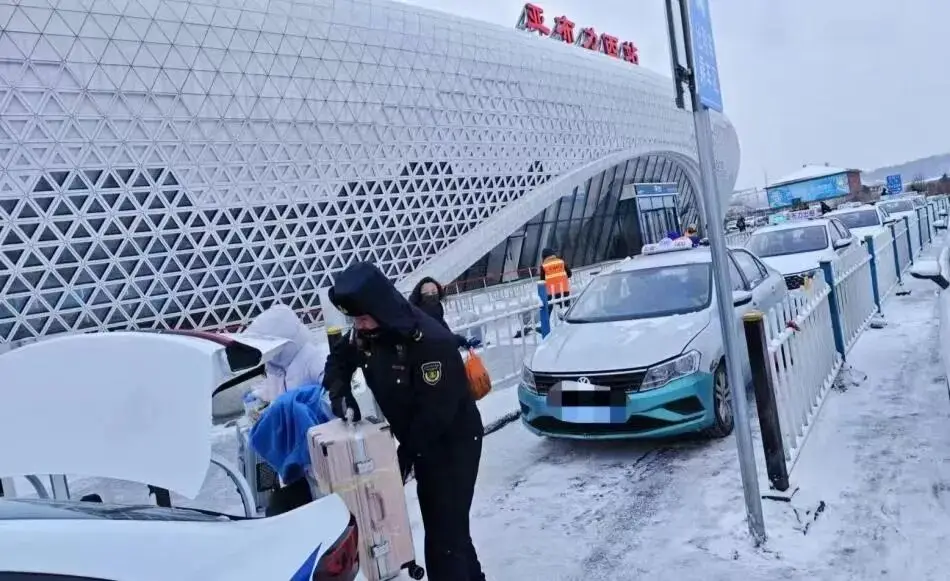 _交通执法领域整治宣传图片_交通执法宣传语