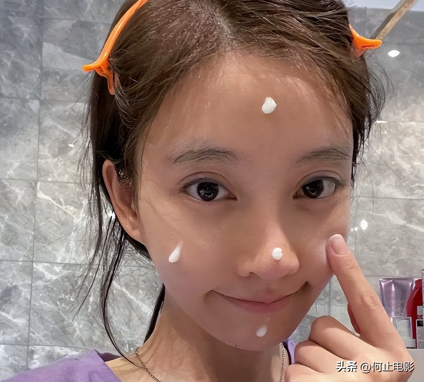 抗癌归来的冯提莫，力挺“直播禁美颜”，素颜后恶心的一幕上演了_抗癌归来的冯提莫，力挺“直播禁美颜”，素颜后恶心的一幕上演了_