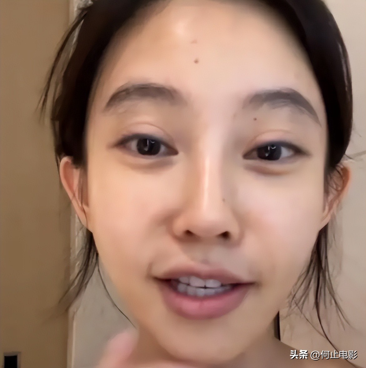 _抗癌归来的冯提莫，力挺“直播禁美颜”，素颜后恶心的一幕上演了_抗癌归来的冯提莫，力挺“直播禁美颜”，素颜后恶心的一幕上演了