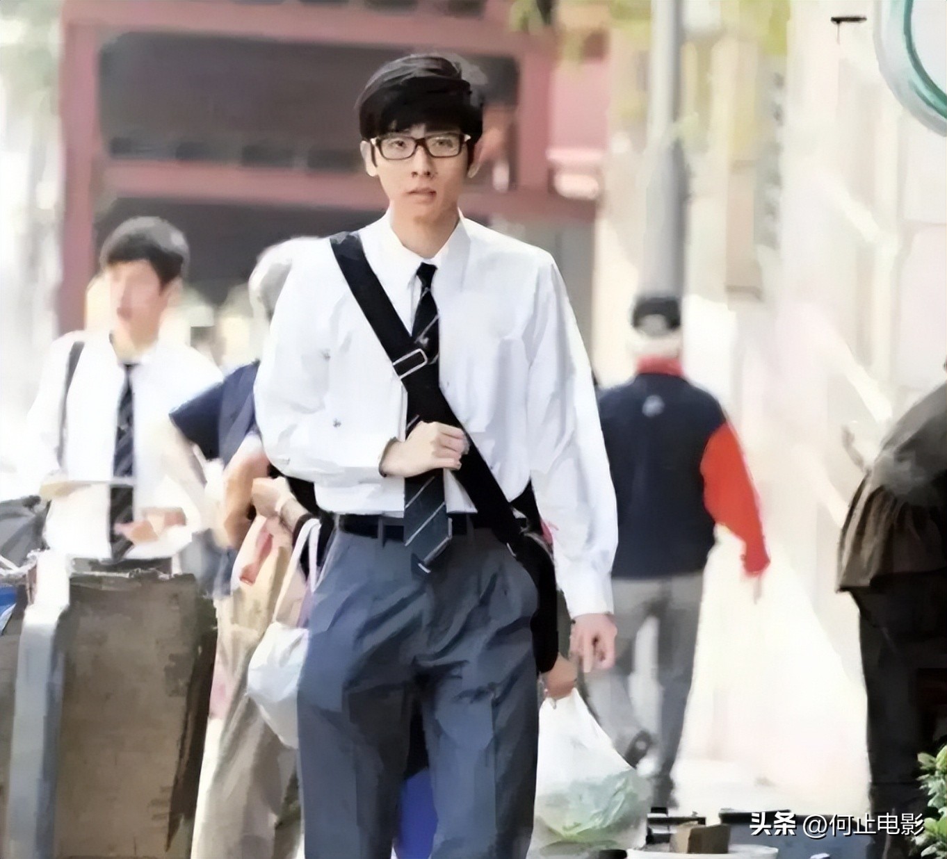 当年抛下怀孕妻子,每月给4万了事!如今儿子长大他态度却变了__当年抛下怀孕妻子,每月给4万了事!如今儿子长大他态度却变了