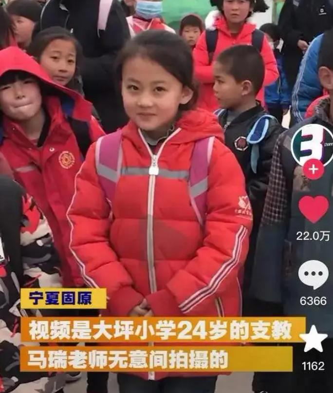 没钱还硬装？宁夏一笑成名拒绝百万签约的小女孩，现在成了这样_没钱还硬装？宁夏一笑成名拒绝百万签约的小女孩，现在成了这样_