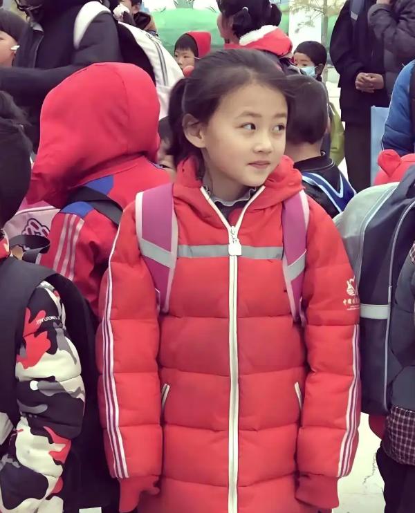 没钱还硬装？宁夏一笑成名拒绝百万签约的小女孩，现在成了这样__没钱还硬装？宁夏一笑成名拒绝百万签约的小女孩，现在成了这样