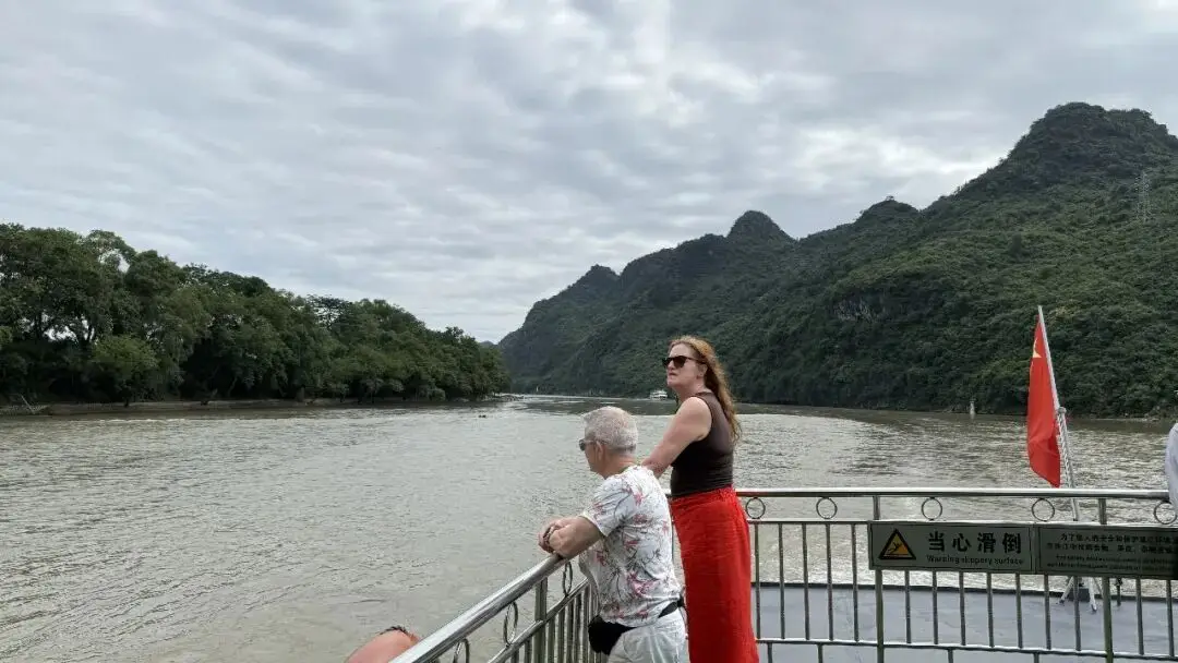 桂林:山水的秀与城市的窘