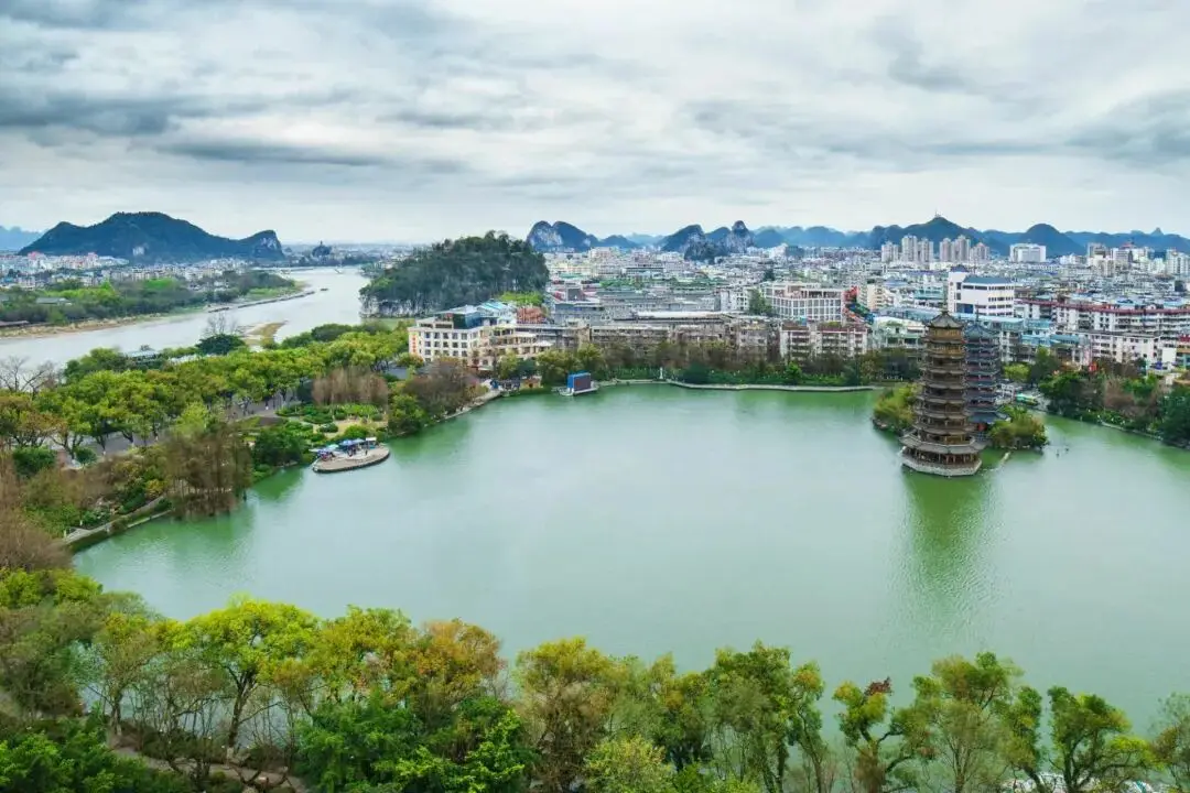 桂林山水秀的下一句是什么_桂林山水名城_