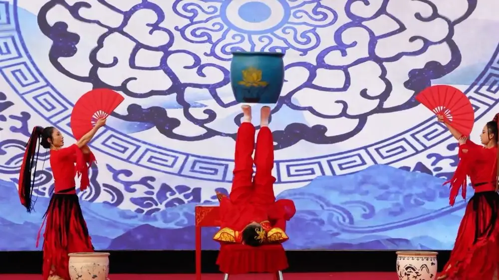 新华视点｜文旅新体验让传统“潮”起来 冬季“热”起来_新华视点｜文旅新体验让传统“潮”起来 冬季“热”起来_