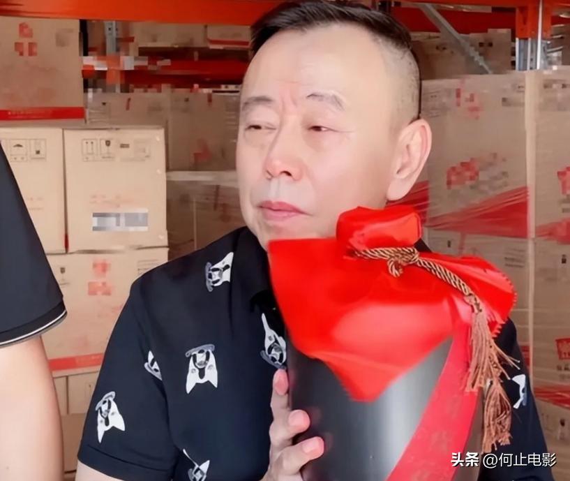 晚节不保？闫学晶哭穷不到三天，潘长江再度“作妖” 赵本山被连累_晚节不保？闫学晶哭穷不到三天，潘长江再度“作妖” 赵本山被连累_