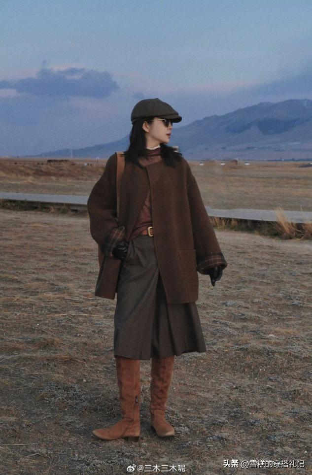 _阔袖黑灰色大衣怎么搭配_黑羊绒大衣搭配图片