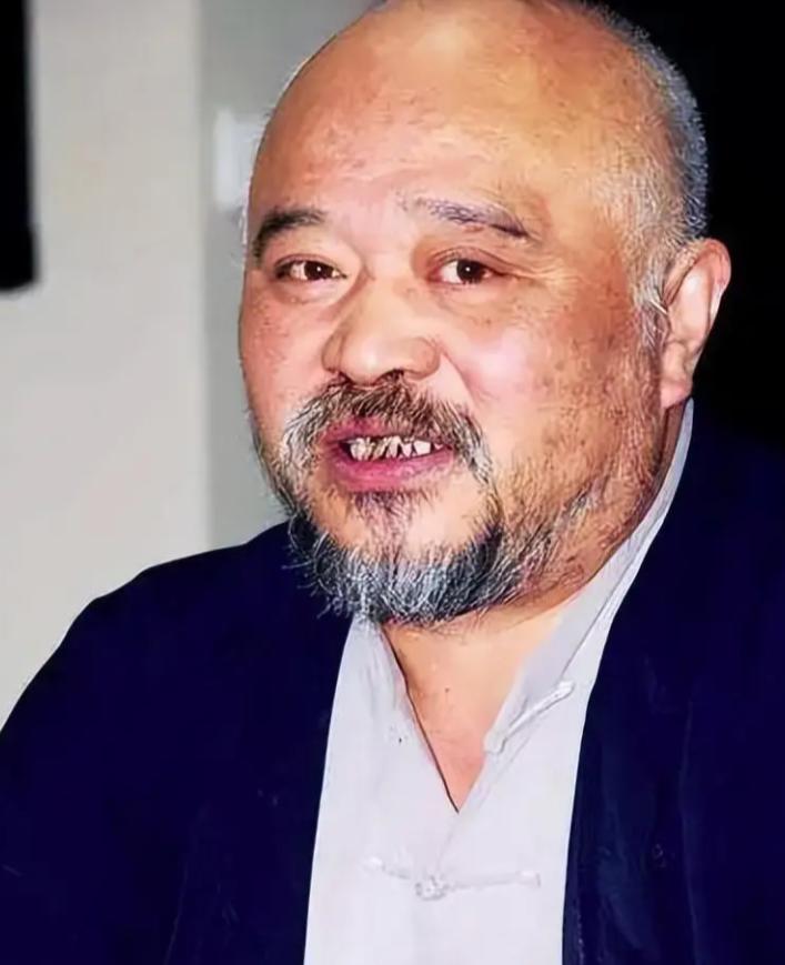 每天2包烟，顿顿8两白酒，70岁李琦跟去世前杨少华状态如出一辙__每天2包烟，顿顿8两白酒，70岁李琦跟去世前杨少华状态如出一辙