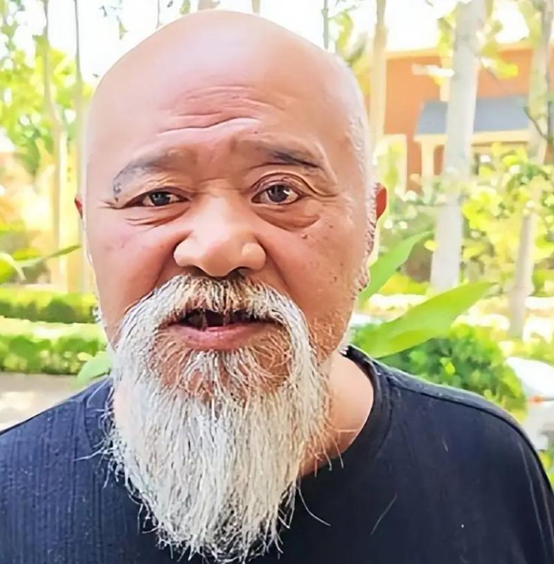 _每天2包烟，顿顿8两白酒，70岁李琦跟去世前杨少华状态如出一辙_每天2包烟，顿顿8两白酒，70岁李琦跟去世前杨少华状态如出一辙