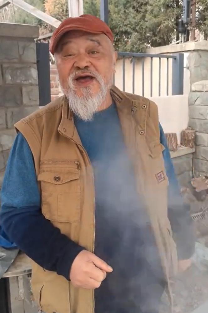 每天2包烟，顿顿8两白酒，70岁李琦跟去世前杨少华状态如出一辙__每天2包烟，顿顿8两白酒，70岁李琦跟去世前杨少华状态如出一辙