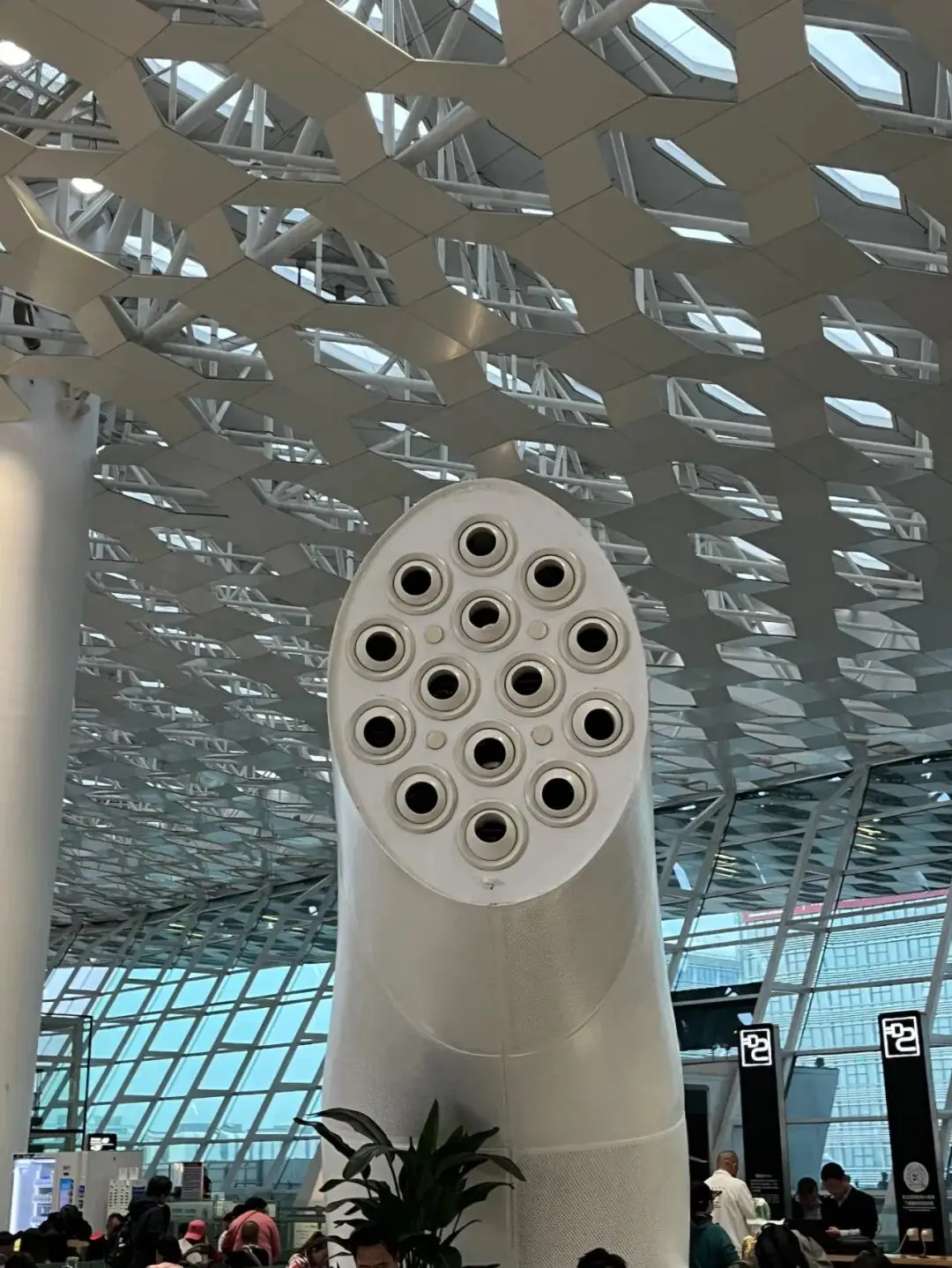 眼睛用力闭上会疼_从深圳去惠州平潭机场_