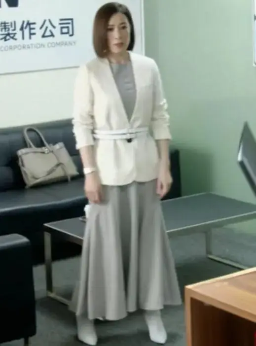 _大牌格子连衣裙搭外搭_珠宝颁奖仪式主持词