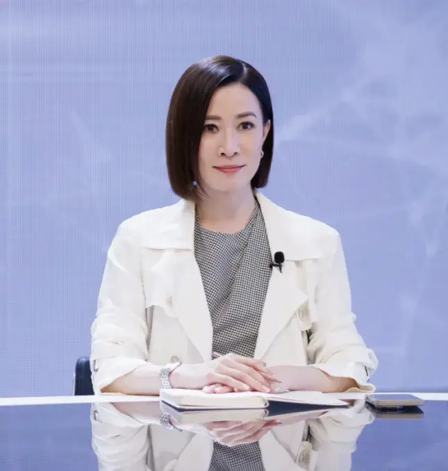 大牌格子连衣裙搭外搭__珠宝颁奖仪式主持词