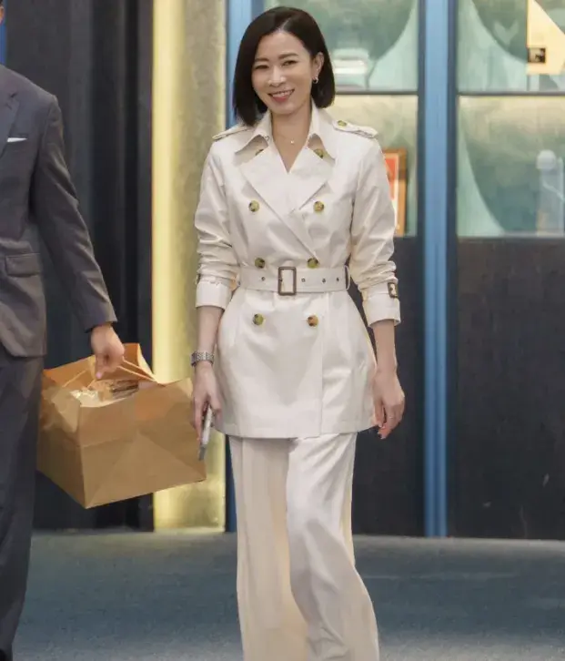 大牌格子连衣裙搭外搭__珠宝颁奖仪式主持词