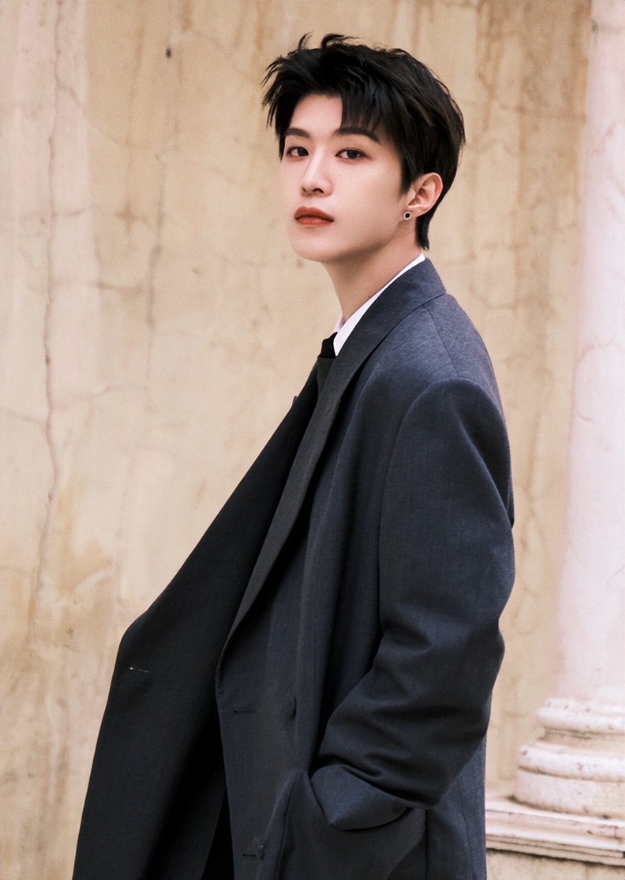 失控！司晓迪被曝猛料，撕开内娱遮羞布，16位男顶流彻底凉了？__失控！司晓迪被曝猛料，撕开内娱遮羞布，16位男顶流彻底凉了？