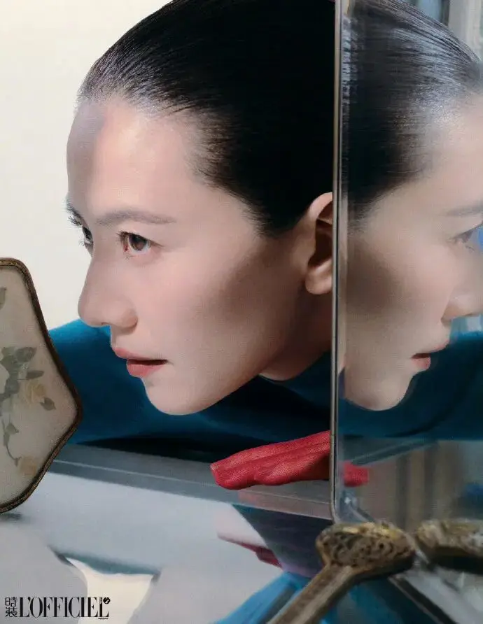 高圆圆开年封封神!大光明盘发,40 + 优雅戳心巴!__高圆圆开年封封神!大光明盘发,40 + 优雅戳心巴!