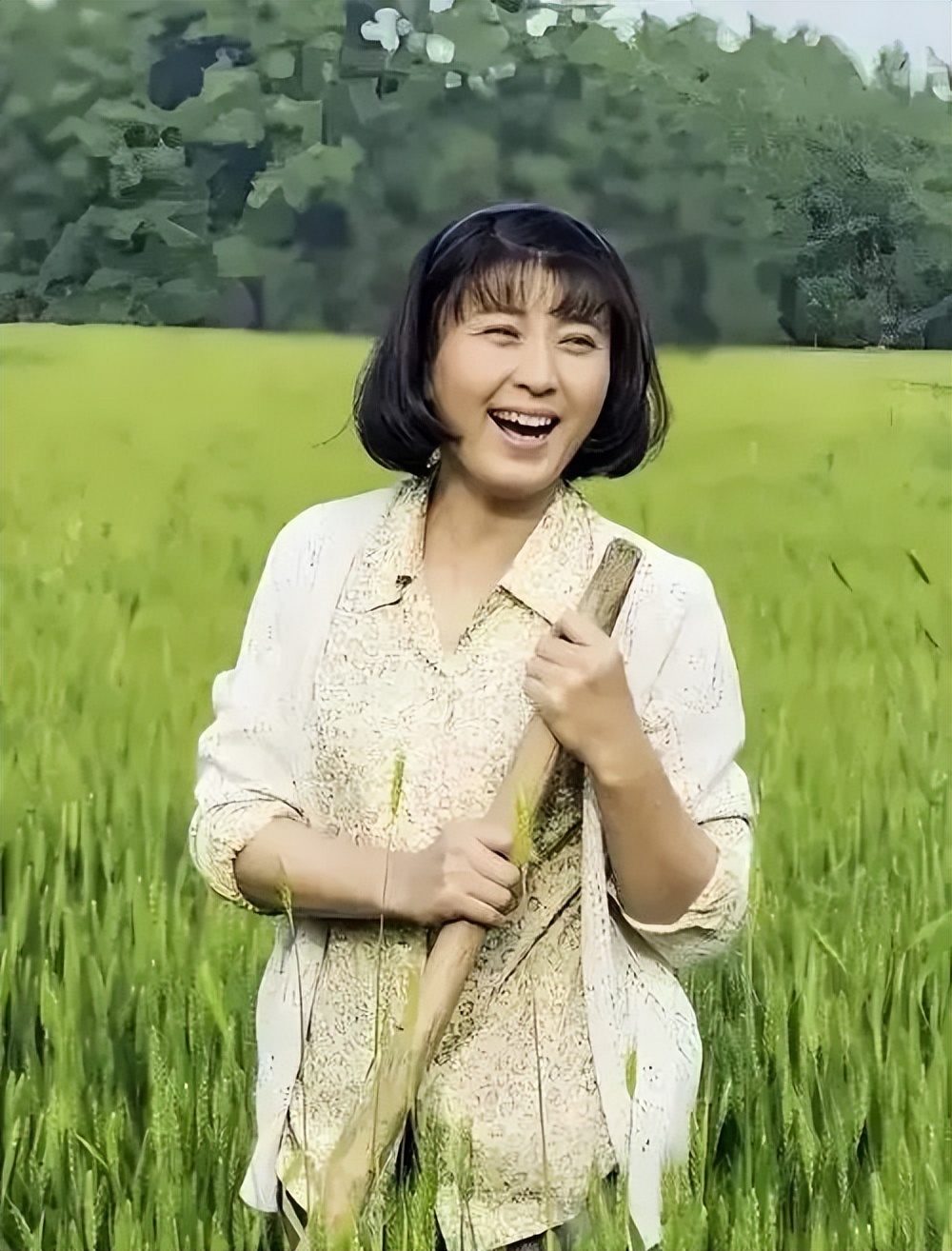 _闫学晶“哭穷”，为什么会让普通人如此愤怒？_闫学晶“哭穷”，为什么会让普通人如此愤怒？