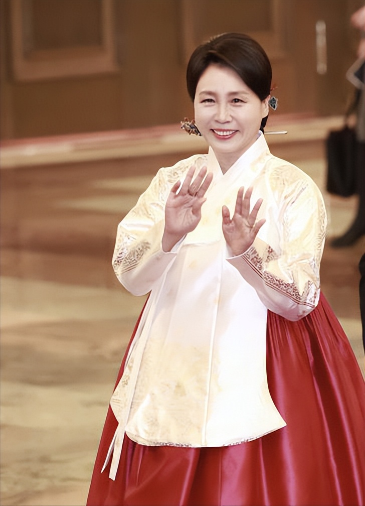 _董事长出席助学仪式_出席投产仪式