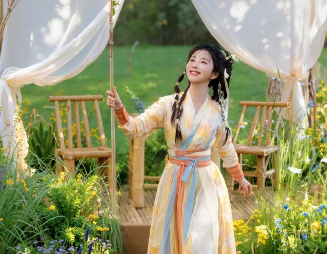 姚晨闫妮没作品_cctv痛批lol台湾观众_