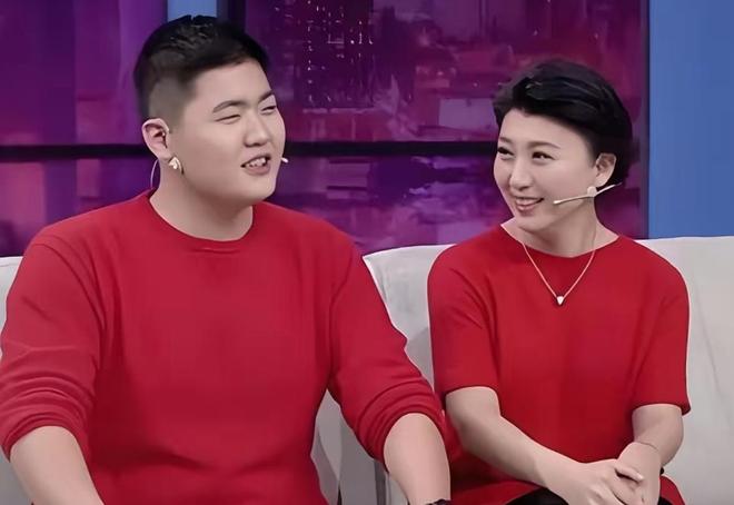 中戏否认闫学晶儿子读新疆班，曾参加全国统一考试，网传消息不实__中戏否认闫学晶儿子读新疆班，曾参加全国统一考试，网传消息不实