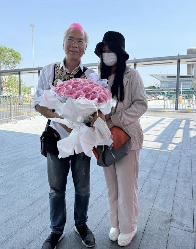 _不再隐瞒！与小36岁未婚妻分手12天，75岁港星曝曾和女方一起被捕_不再隐瞒！与小36岁未婚妻分手12天，75岁港星曝曾和女方一起被捕