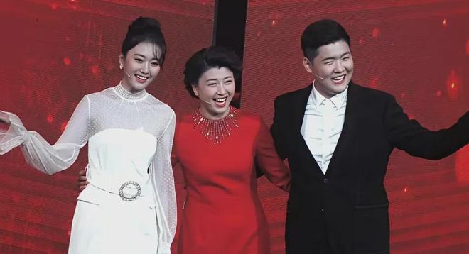 闫style__阎娜代言费