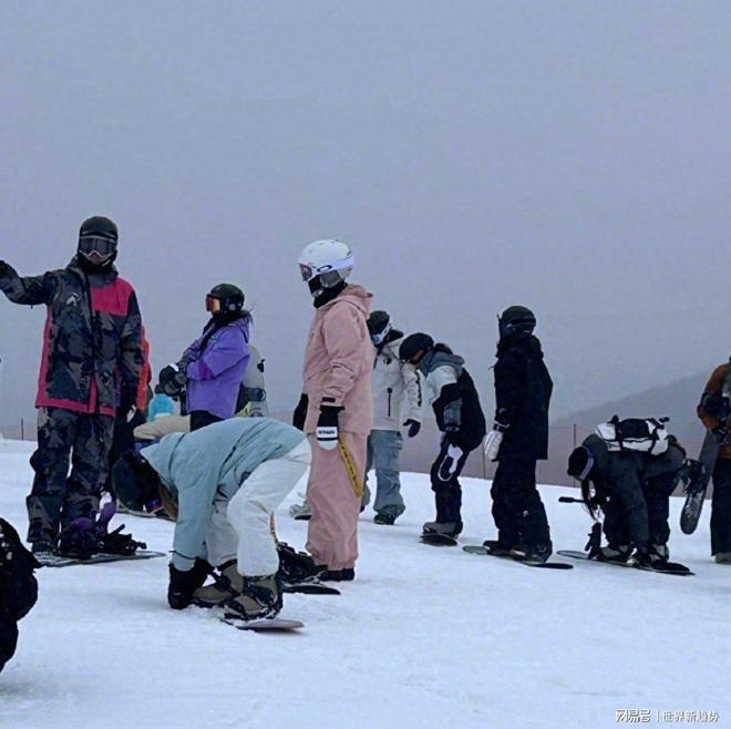 贾玲滑滑梯是哪一期_贾玲滑楼梯是哪个综艺_