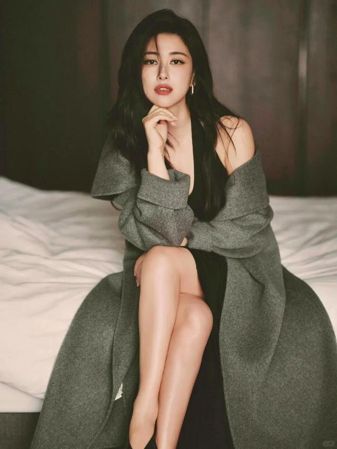 朱珠美上热搜的老钱风穿搭，太值得借鉴了！__朱珠美上热搜的老钱风穿搭，太值得借鉴了！