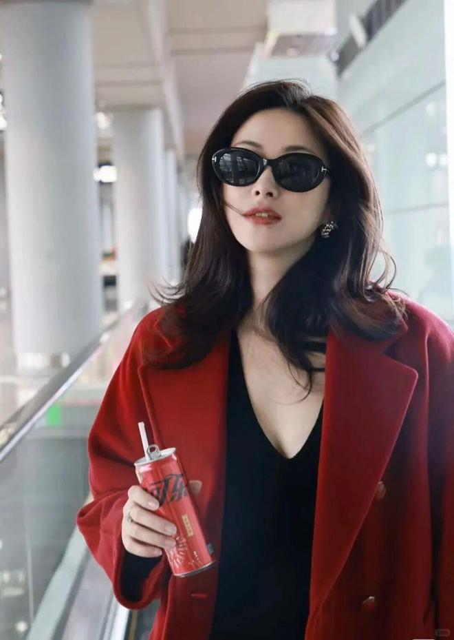 朱珠美上热搜的老钱风穿搭，太值得借鉴了！_朱珠美上热搜的老钱风穿搭，太值得借鉴了！_