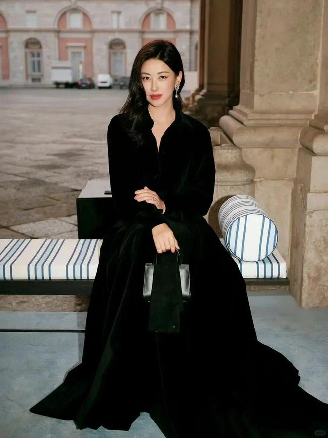 朱珠美上热搜的老钱风穿搭，太值得借鉴了！__朱珠美上热搜的老钱风穿搭，太值得借鉴了！