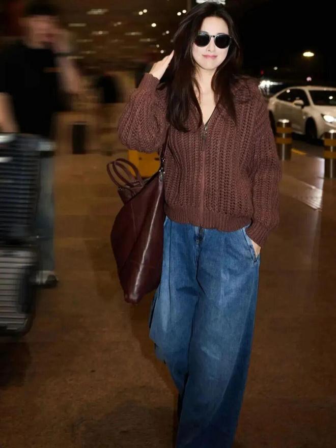 朱珠美上热搜的老钱风穿搭，太值得借鉴了！__朱珠美上热搜的老钱风穿搭，太值得借鉴了！