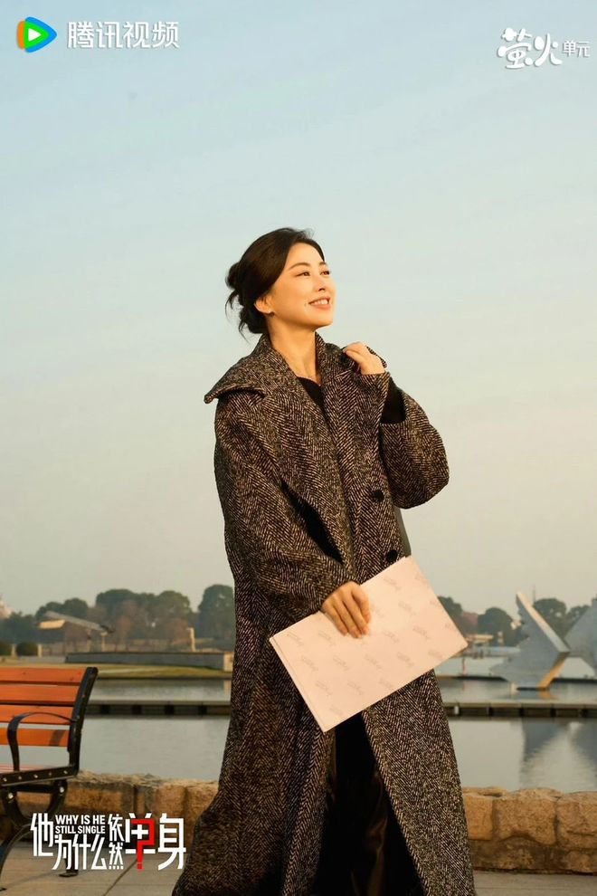 朱珠美上热搜的老钱风穿搭，太值得借鉴了！__朱珠美上热搜的老钱风穿搭，太值得借鉴了！