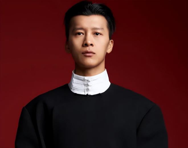 《小城大事》主演爆雷！校园霸凌致女生精神分裂，网友要求回应__《小城大事》主演爆雷！校园霸凌致女生精神分裂，网友要求回应