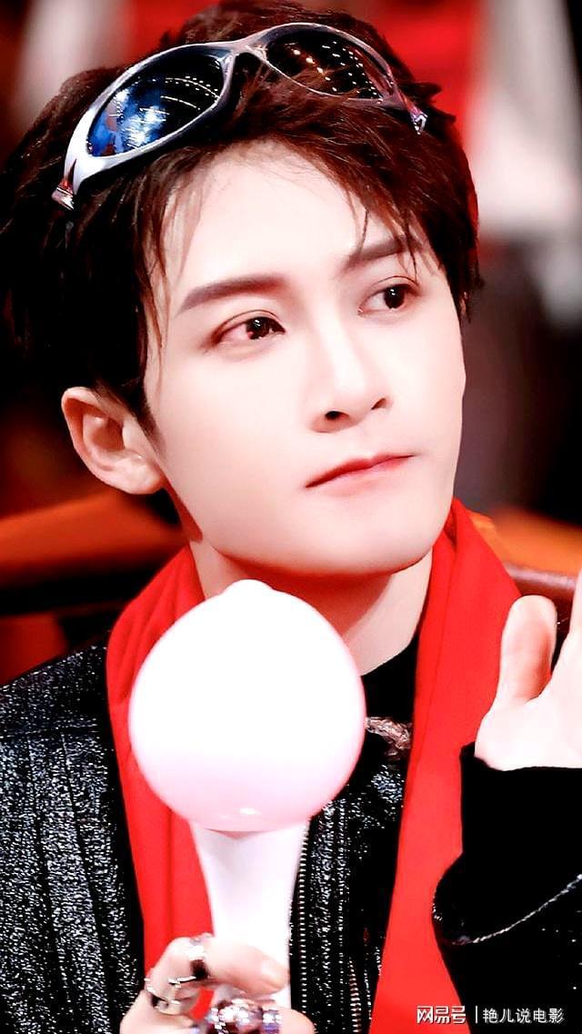 开年大瓜。刘大锤曝有人搞檀健次，内娱瓜田反转比电视剧还刺激_开年大瓜。刘大锤曝有人搞檀健次，内娱瓜田反转比电视剧还刺激_