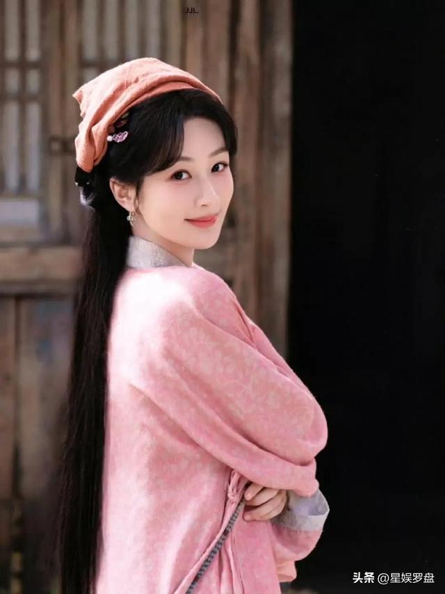 央视表扬杨紫__央视杨紫